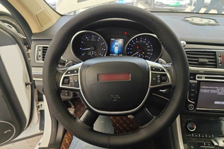 Used Haval H8 2015 2.0T Two-Wheel-Drive Luxury Version Steering Wheel