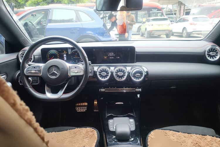 Used Mercedes-Benz CLA 2020 CLA 200 Shooting Brake Center Console