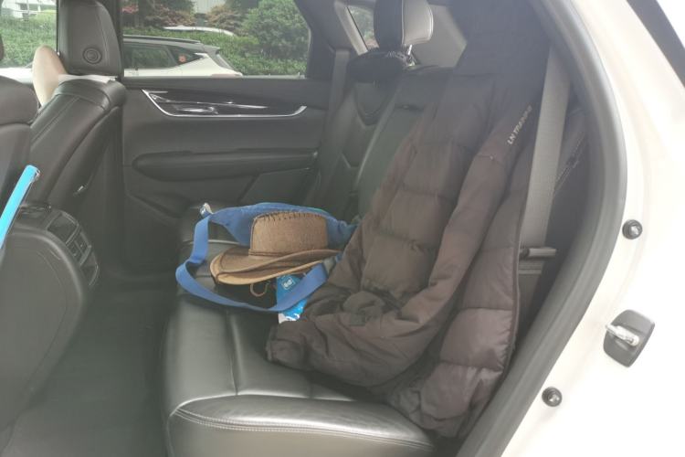 Used Cadillac XT5 2020 28T Luxury Version Left Rear Seat