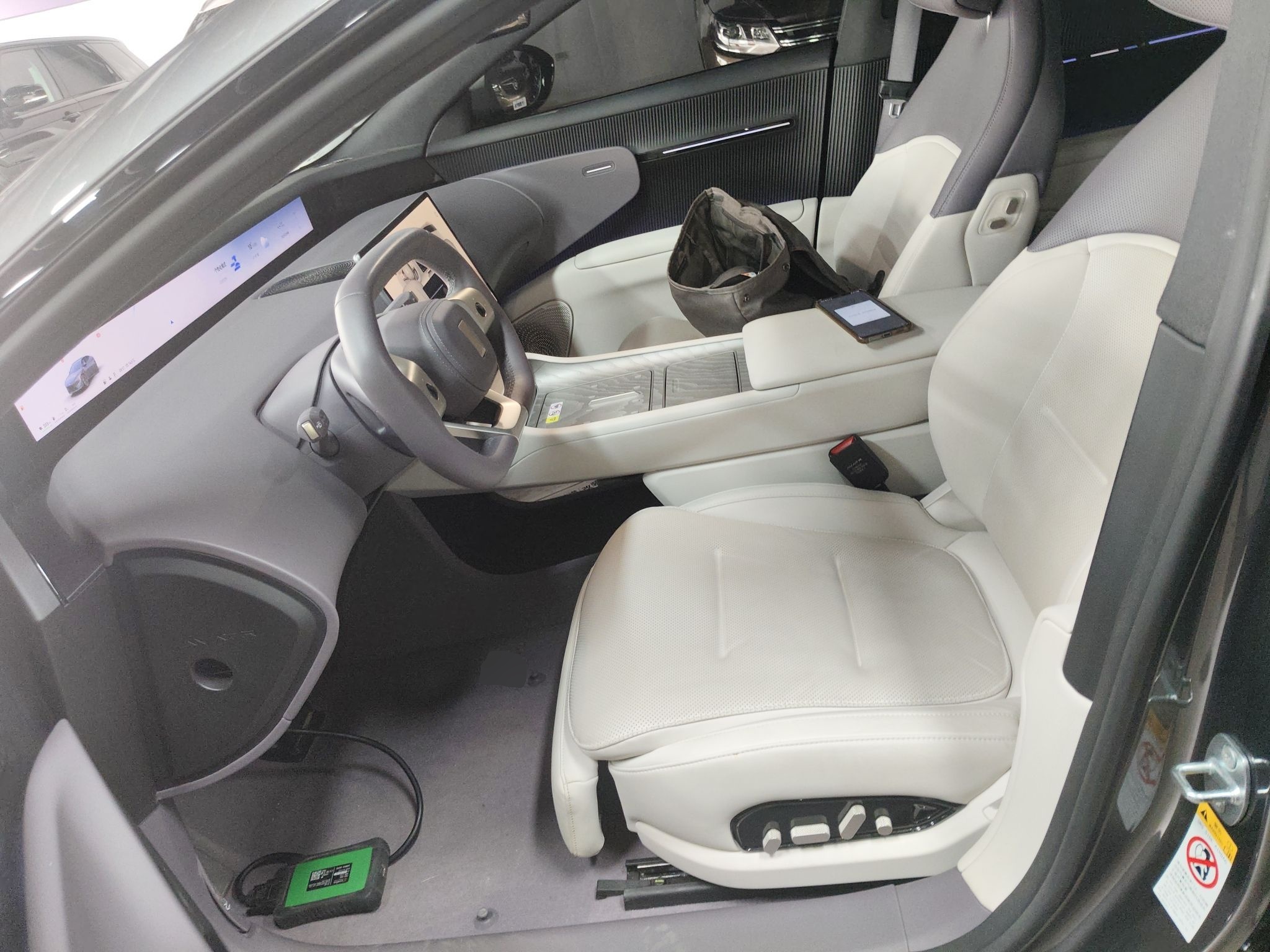 Переднее сиденье в автомобиле