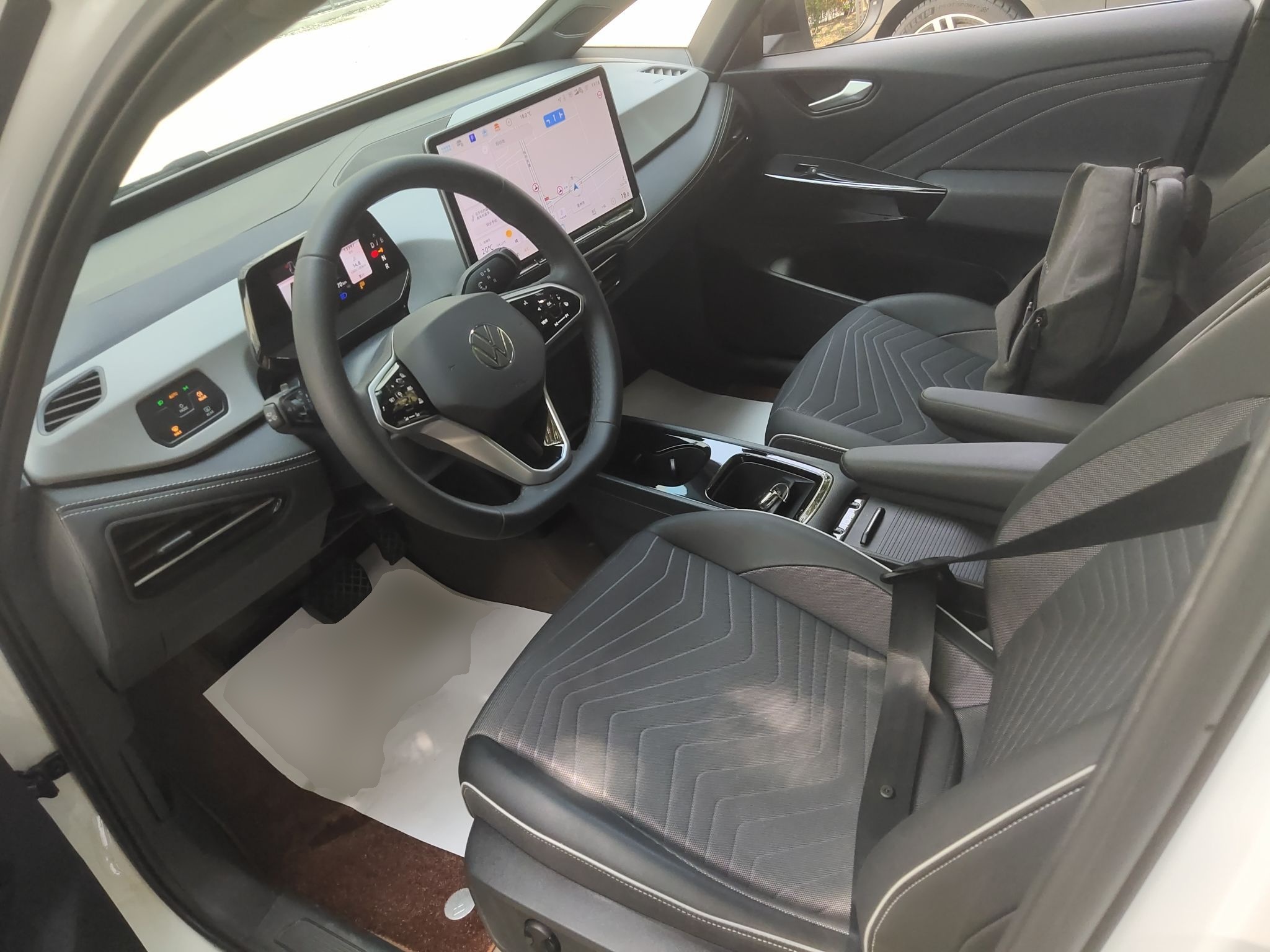 Переднее сиденье в автомобиле