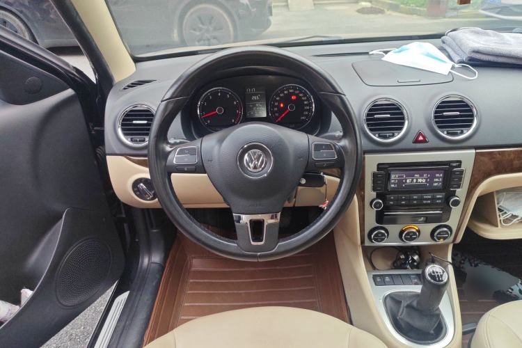 Used Volkswagen Lavida 2011 1.4 TSI Manual Prestige Edition Steering Wheel