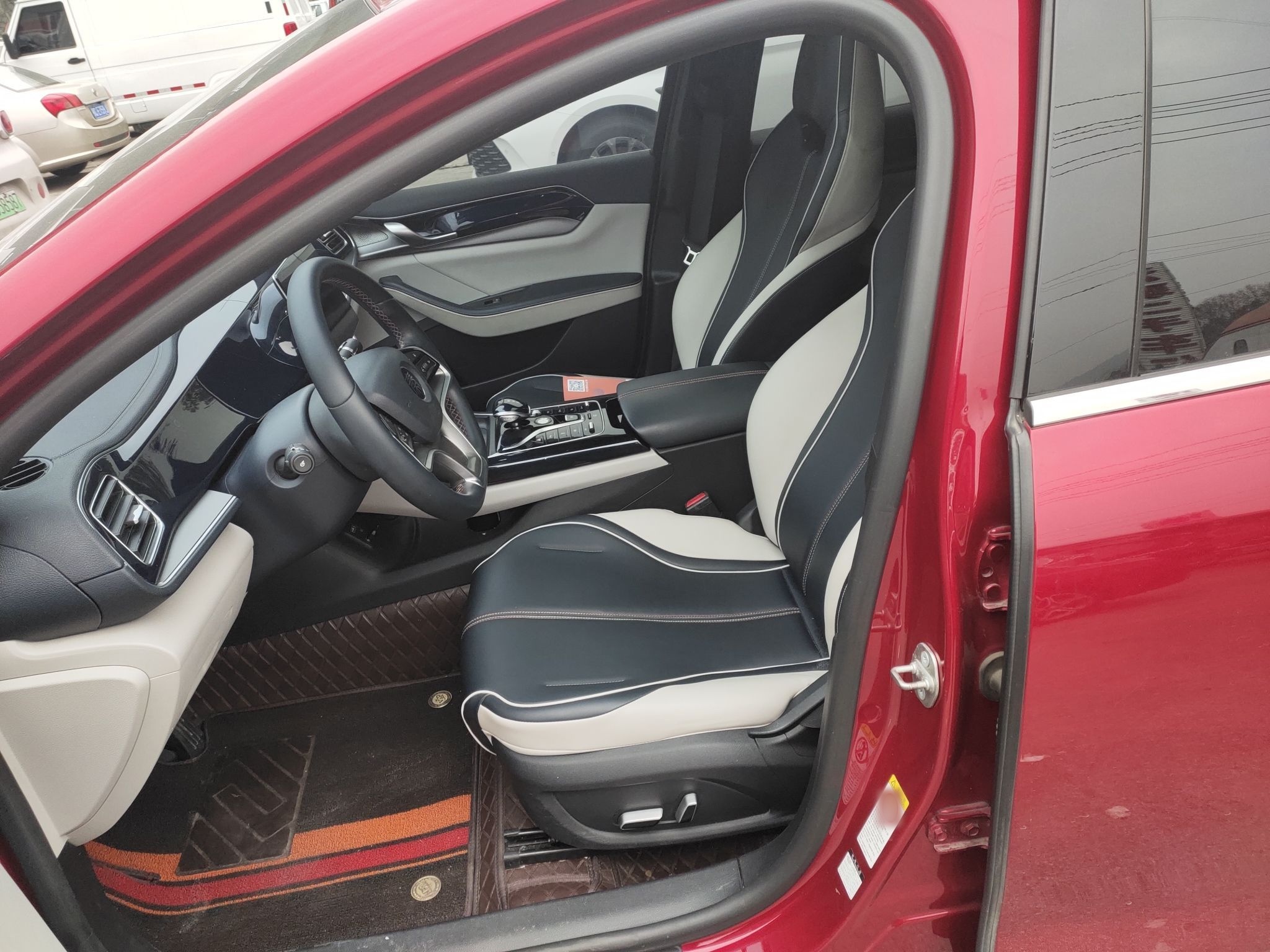 Переднее сиденье в автомобиле