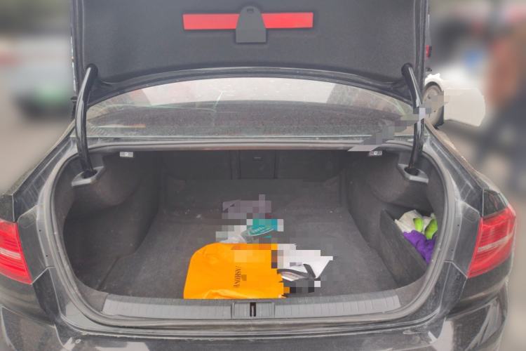 Used Volkswagen Magotan 2018 330TSI DSG Luxury Model Trunk