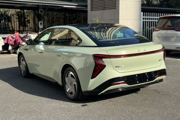 Used Hongqi EH7 2025 690 Smart Selection Edition
