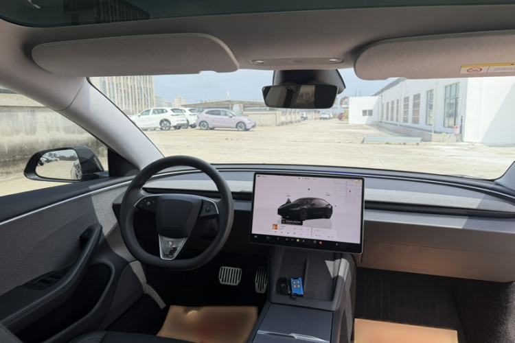 Used Tesla Model 3 2023 Rear-Wheel-Drive Version Interior 2