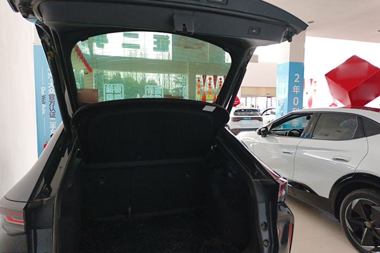 Used Volkswagen ID.UNYX 2024 Pro Long-Range Version Trunk