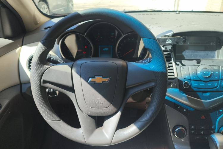 Used Chevrolet Cruze 2015 1.5L Classic SE AT Steering Wheel