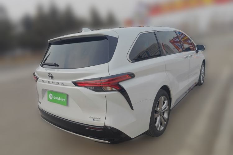 Used Toyota SIENNA 2024 2.5L Hybrid Luxury Edition