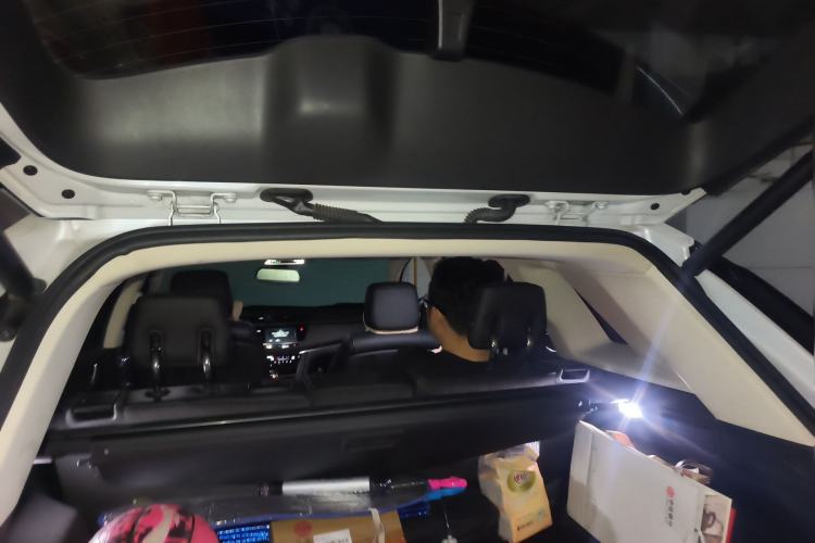 Used Cadillac XT5 2018 25T Luxury Model Trunk