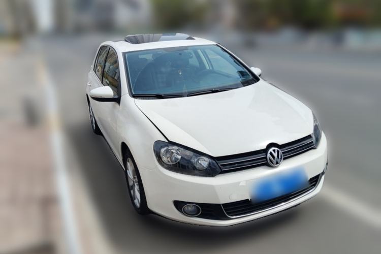 Used Volkswagen Golf 2012 1.6L Automatic Comfort Model Front Right 45 Deg