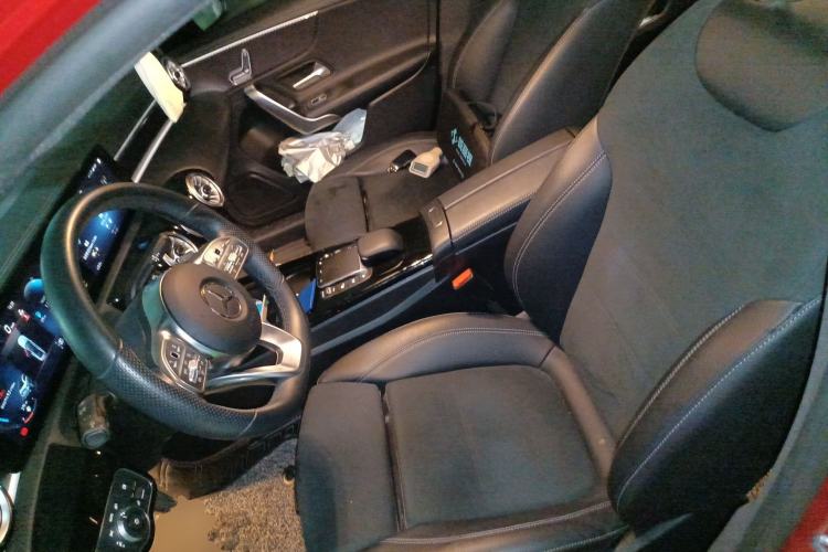 Used Mercedes-Benz A-Class 2022 Revised Version A 200 L Sport Sedan Fashionable Style Left Front Seat