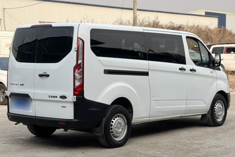 Used Ford Transit 2020 2.0T Diesel Multi-Function Commercial Vehicle Mid-Chassis Low-Roof Design with Dual Rear Doors Meeting China VI Emission Standards
