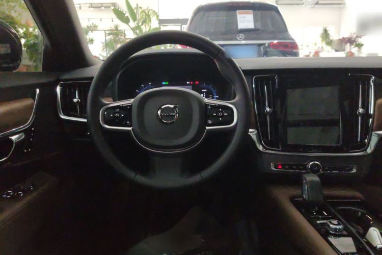 Used Volvo S90 New Energy 2024 Plug-in Hybrid Four-Wheel Drive Long-Range Zhiyi Luxury Edition
