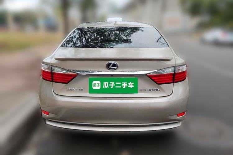 Used Lexus ES 2013 300h Luxury Edition