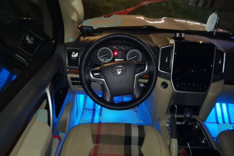 Used Toyota Land Cruiser 2015 4.0L V6 Middle East Limited Edition