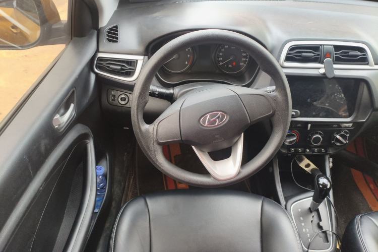 Used Hyundai Verna (older generation) 2017 1.4L Automatic YueXiang Edition China V-standard Steering Wheel