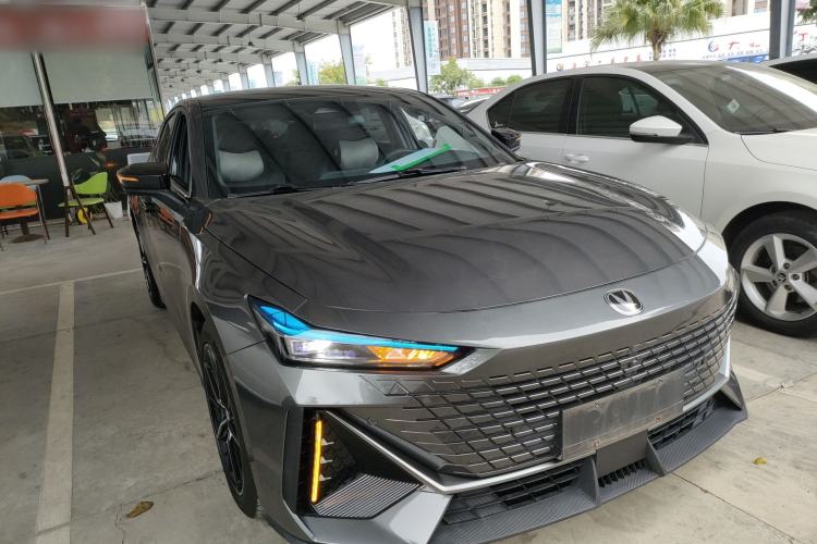 Used CHANGAN UNI-V 2023 1.5T Prestige Model
