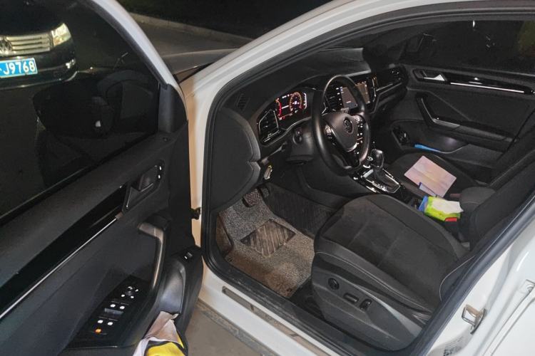 Used Volkswagen T-ROC 2021 280TSI DSG Two-Wheel Drive Luxury Smart Connectivity Version Driver Seat