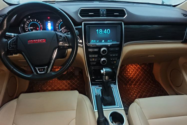 Used Haval H2 2015 1.5T Automatic Two-Wheel Drive Elite Edition Center Console