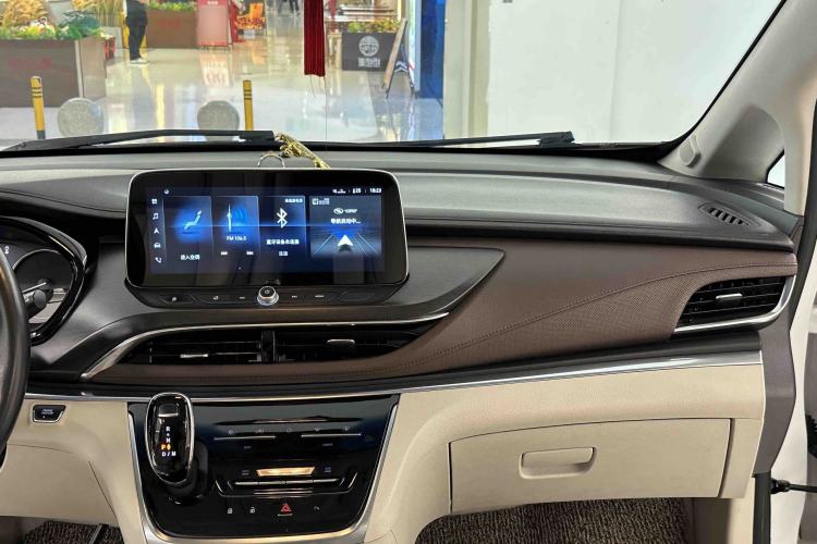 Used Buick GL8 2021 Land Cruiser Executive Class 652T Luxury Model Interior 9