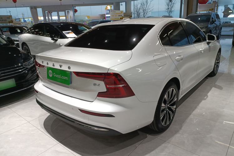 Used Volvo S60 2023 B4 Zhiyuan Luxury Edition
