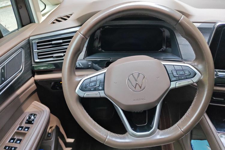 Used Volkswagen Viloran 2022 330TSI Luxury Edition Steering Wheel