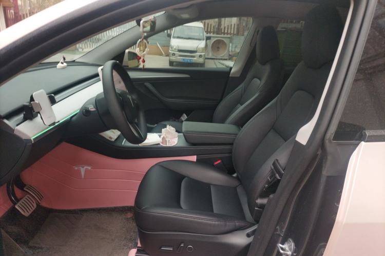 Used Tesla Model Y 2023 High-Performance All-Wheel-Drive Version
