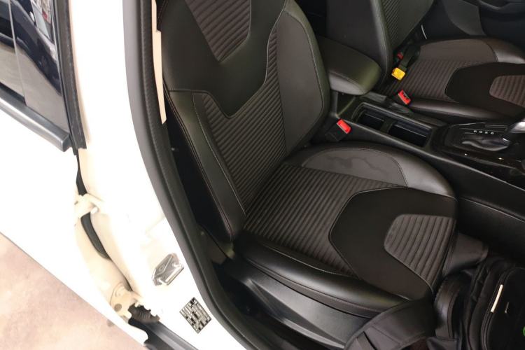 Used Ford Focus 2018 Hatchback Classic 1.6L Automatic Trendy SmartDrive Edition