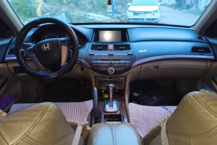 Used Honda Accord 2012 2.4L SE Center Console
