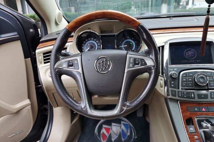 Used Buick LaCrosse 2011 2.4L SIDI Luxury Edition
