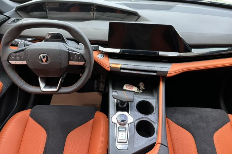 Used CHANGAN UNI-V 2023 1.5T Sport Edition Interior 2