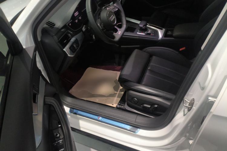 Used Audi A4L 2022 40 TFSI Luxury Dynamic Model
