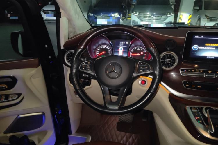 Used Mercedes-Benz V-Class 2018 V250 2.0T Middle East Version
