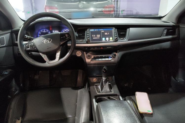 Used Hyundai Mistra 2017 1.8L Automatic Smart GLS China V Standard Center Console