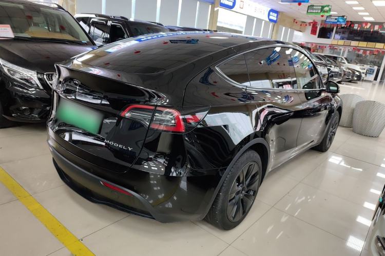 Used Tesla Model Y 2023 Rear-Wheel-Drive Version
