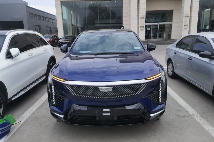 Used Cadillac OPTIQ 2024 Standard Range Version Front