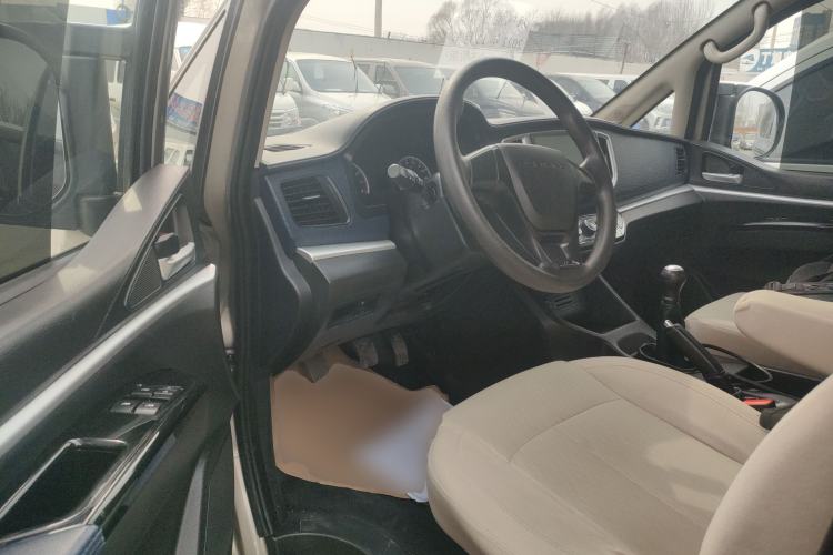 Used FORTHING Lingzhi 2022 M5L 1.6L Utility Model 7 Seats
