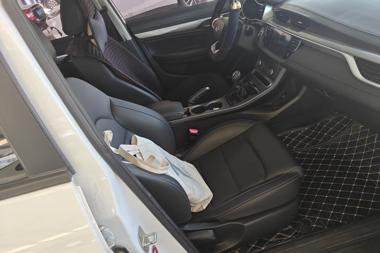 Used Geely Auto Emgrand 2019 Leading Edition 1.5L Manual Luxury Model China VI Standard
