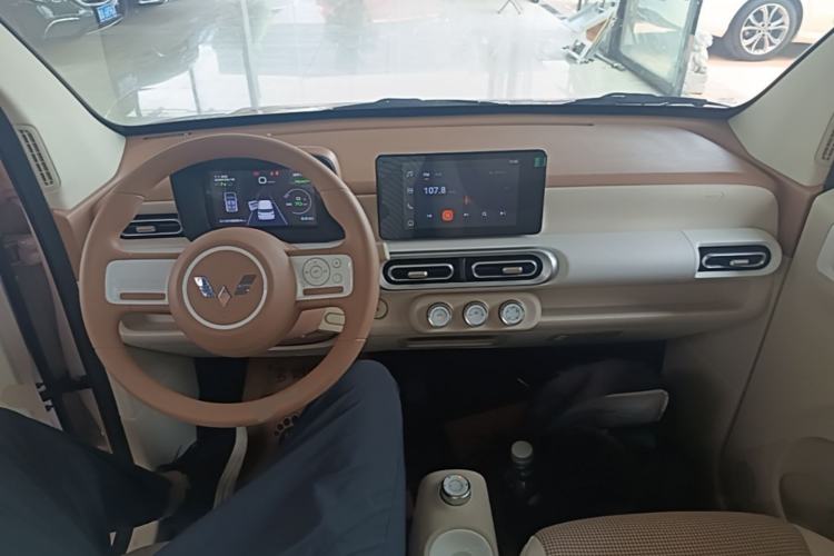 Used Wuling Hongguang MINIEV 2024 3rd Generation 215km Advanced Version
