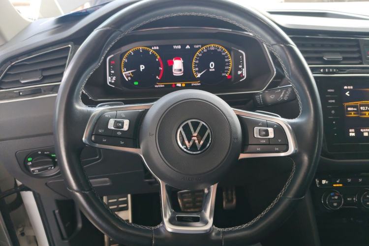 Used Volkswagen Tiguan L 2021 380TSI Automatic All-Wheel Drive R-Line Comfort Plus 7-Seater Steering Wheel