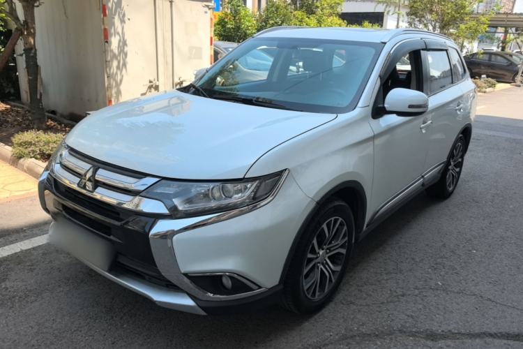 Used Mitsubishi Outlander 2018 2.0L Two-Wheel-Drive Jiale Edition 7-Seater