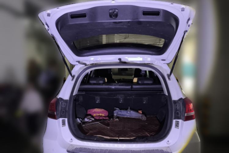 Used Haval H2 2016 Red-Label 1.5T Automatic Two-Wheel Drive Luxury Model Trunk