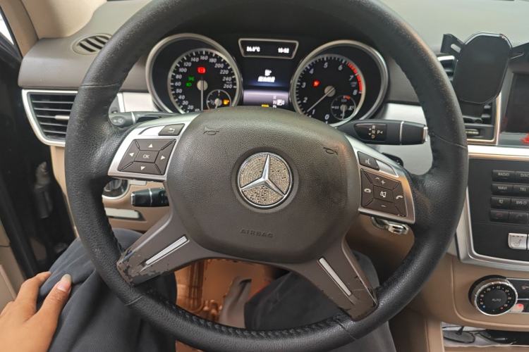 Used Mercedes-Benz M-Class 2015 ML 320 4MATIC Steering Wheel