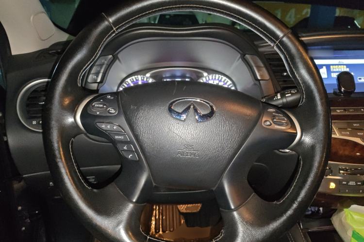 Used Infiniti QX60 2018 2.5 S/C Hybrid Two-Wheel-Drive Champion Family Edition Steering Wheel