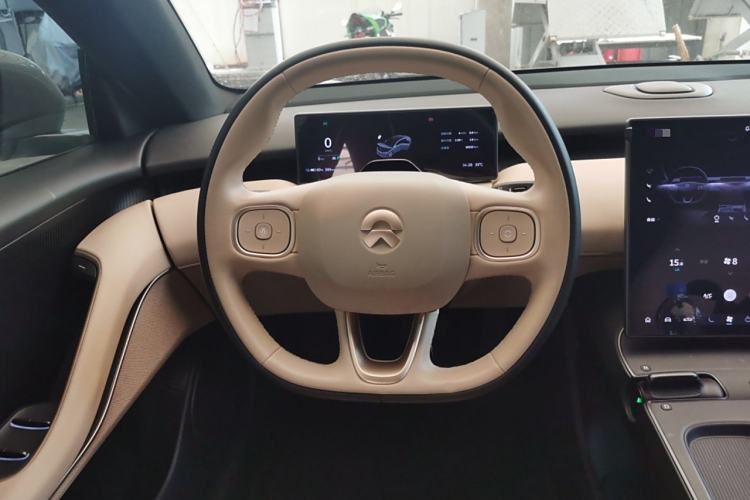 Used Nio ET5 2022 75 kWh Steering Wheel