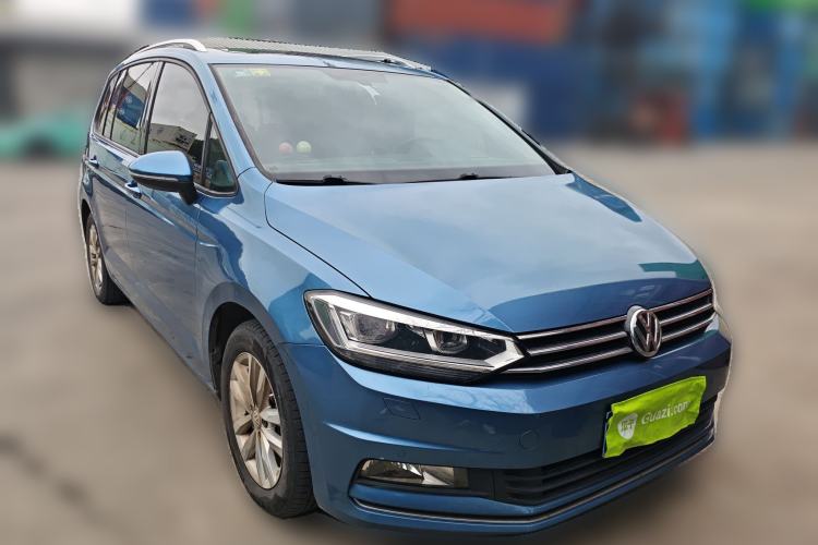 Used Volkswagen Touran 2016 Volkswagen Touran L 280TSI DSG Comfort Edition Front Right 45 Deg