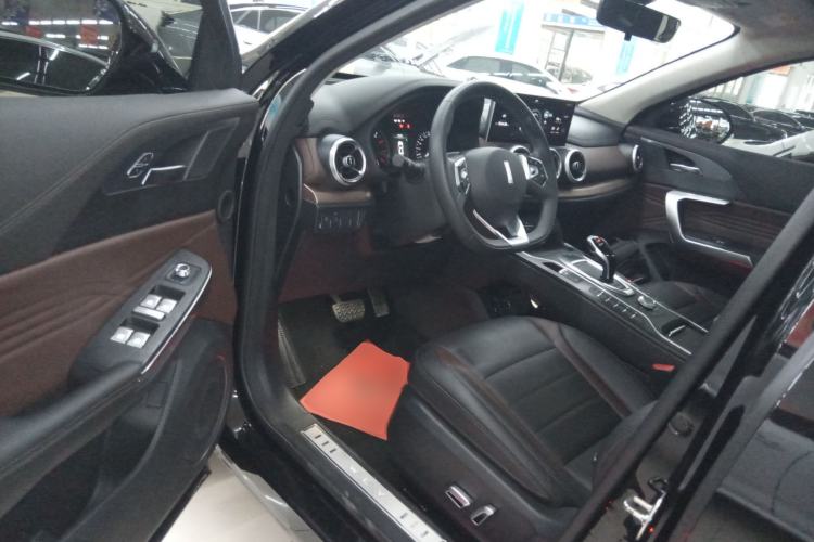 Used Wey VV5 2021 1.5T Two-Wheel Drive Color Pioneer
