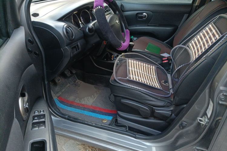 Used Nissan Livina 2013 1.6XE Manual Comfort Edition Driver Seat