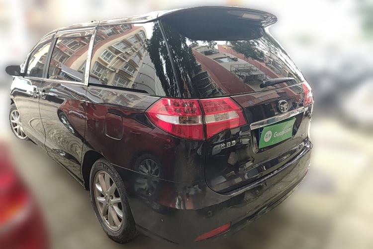 Used BYD M6 2013 2.4L Manual Luxury Model
